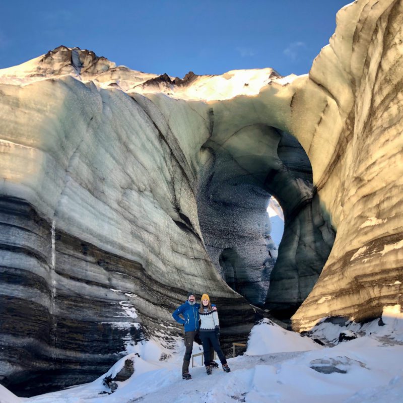 Découvrir une grotte de glace, activité en hiver en Islande