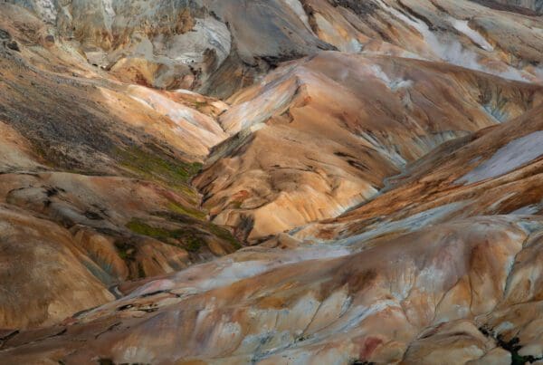 Conduire sur les pistes et les Froads dans les hautes terres d'Islande
